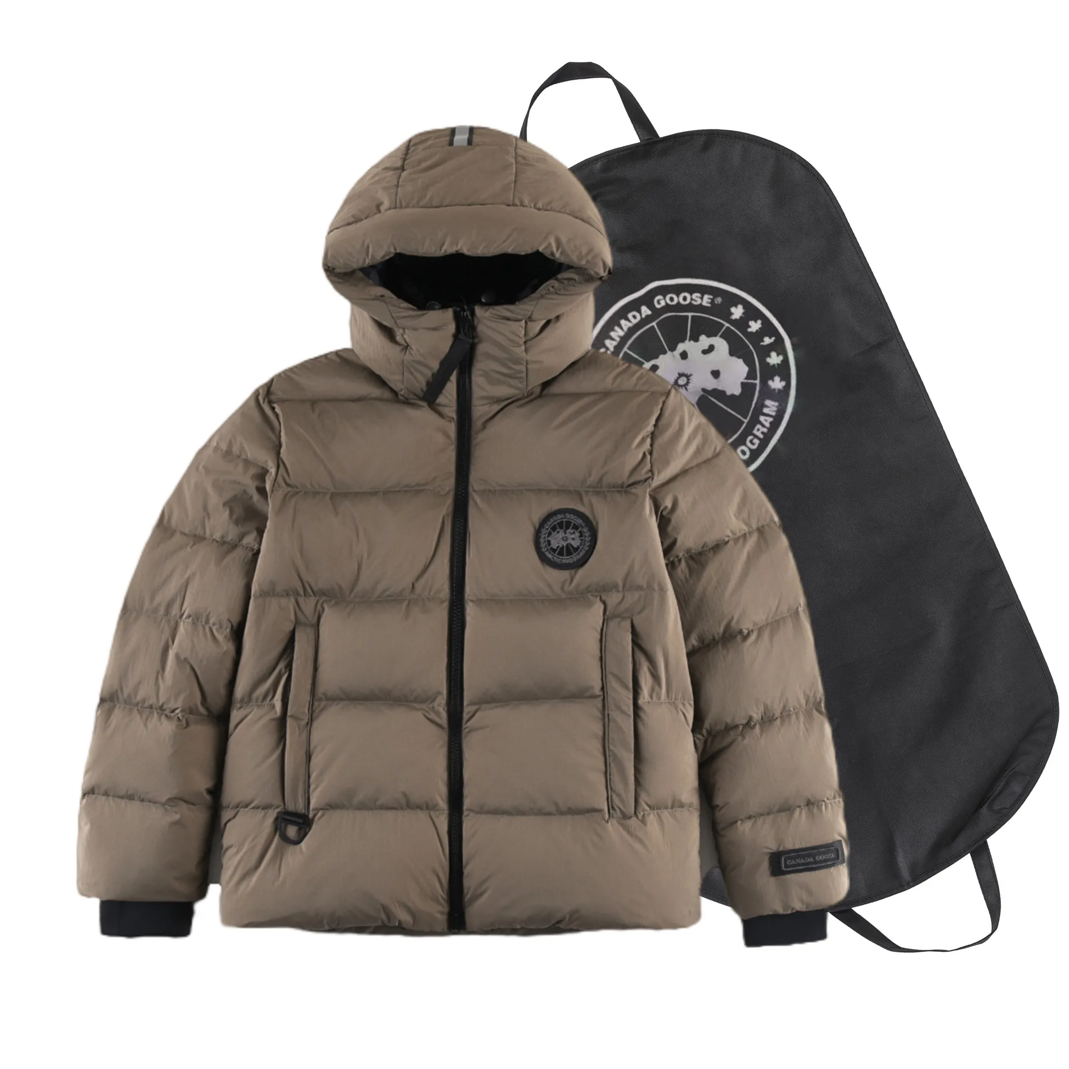 P850 with dust bag +10 Ouyang Nana 2nd generation latest CANADA GOOES goose black label down jacket A must-have goose black label down jacket in the outerwear industry! The latest designer styles! Big goose down jacket has always been a fashion favorite and is loved by celebrities from all walks of life! Fashionable hooded cut, high-end customer-supplied fine goose down, high resilience, smooth zipper, strong and firm. Pockets on both sides can store small items, free your hands, and you can go out without worries. It can also meet the need of putting your hands in your pockets👏👏Produced by Big Goose, it can be used as a group uniform by many celebrities. This down jacket uses a double-layer anti-down lining design, which has strong windproof performance and will be very warm in winter! New standard 90% goose down filling, high fluffiness, windproof hooded design. When walking outdoors, pull the collar to the highest position, put your hands in the pockets and it will be very warm. It can be easily controlled by all body types! The interior is equipped with an elastic snow skirt design for better wrapping. The simple and neat style design highlights the masculine temperament. The impeccable style is classic and never goes out of style. It is warm and practical, and it is versatile! You can enter with your eyes closed! Color: Black Khaki Size: XS-XXL